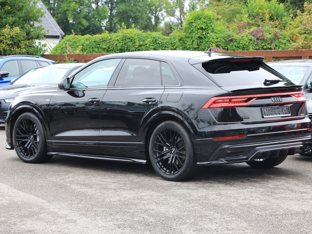 2023 Audi Q8