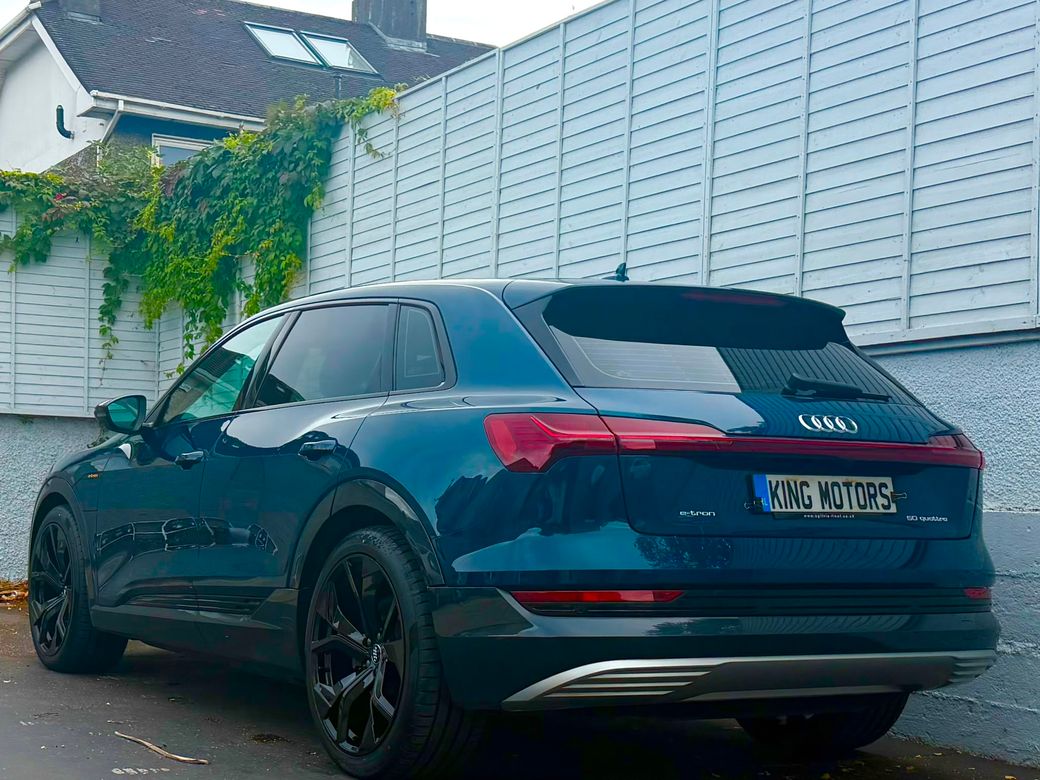 2022 Audi e-tron