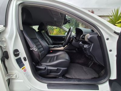 2014 Lexus IS 300h