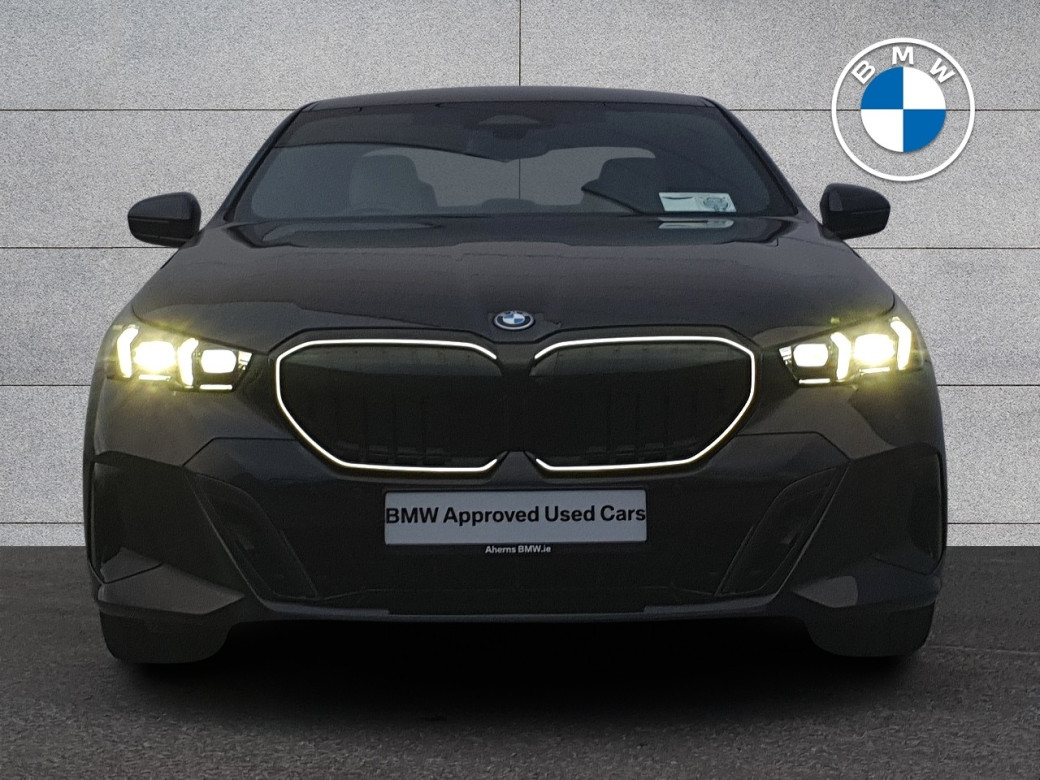 2025 BMW 530