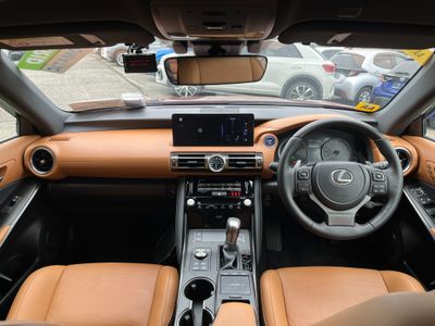 2021 Lexus IS 300h