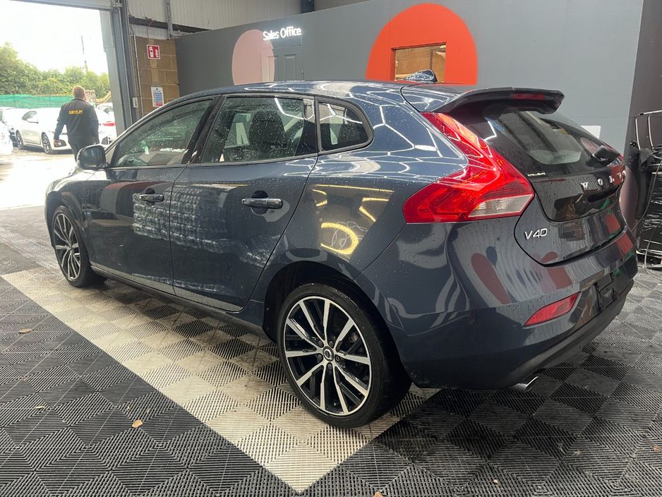 2018 Volvo V40