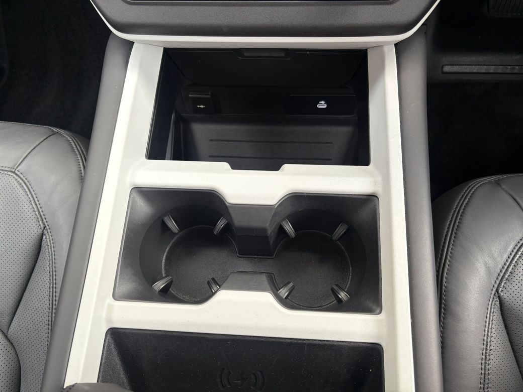 2025 Land Rover Defender 110