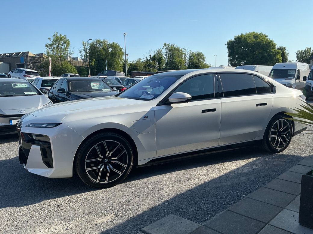 2025 BMW i7