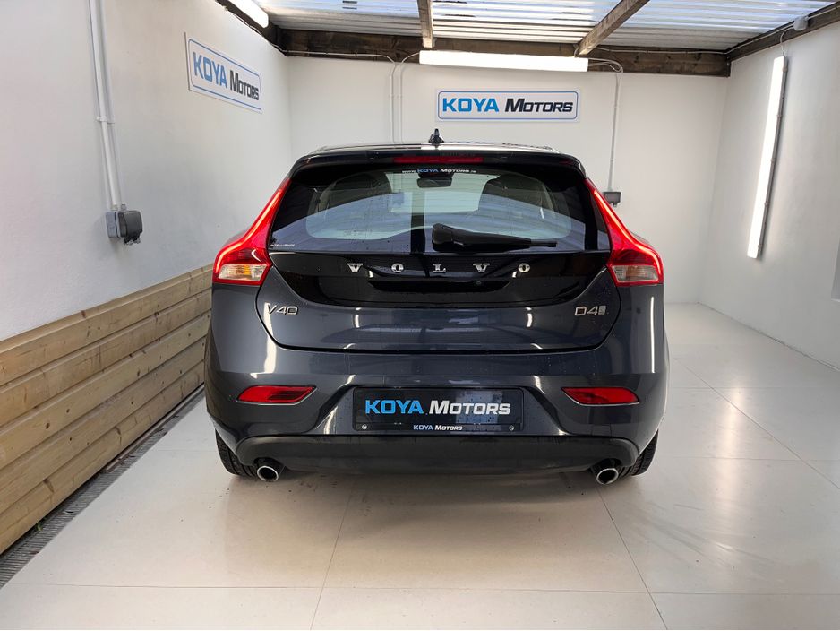 2017 Volvo V40