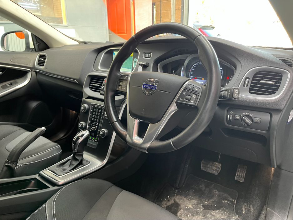 2016 Volvo V40