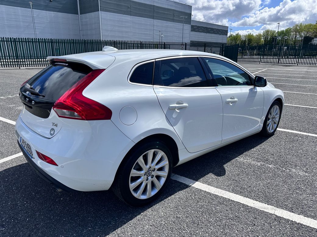 2014 Volvo V40