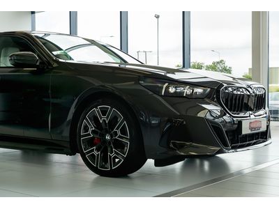 2025 BMW i5