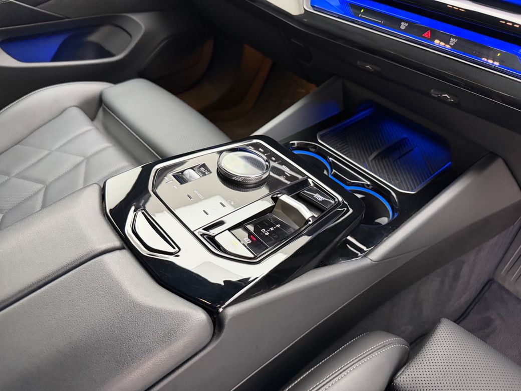 2024 BMW i5