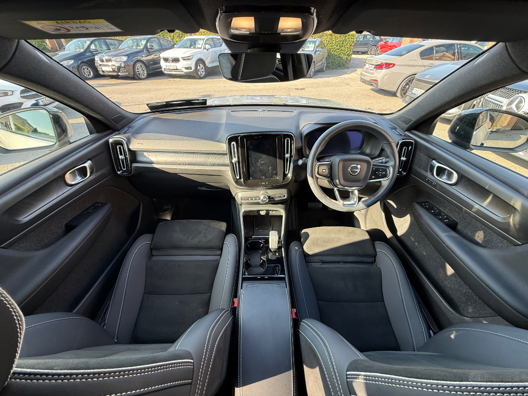 2022 Volvo XC40