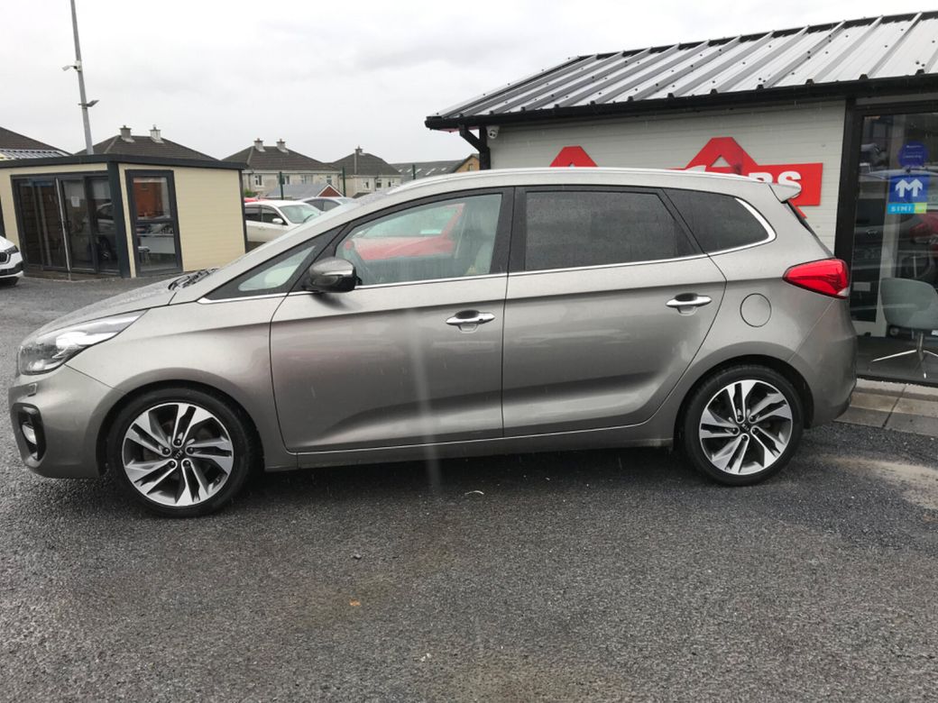 2017 Kia Carens