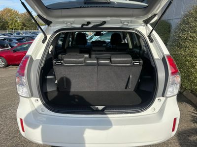 2020 Toyota Prius Alpha