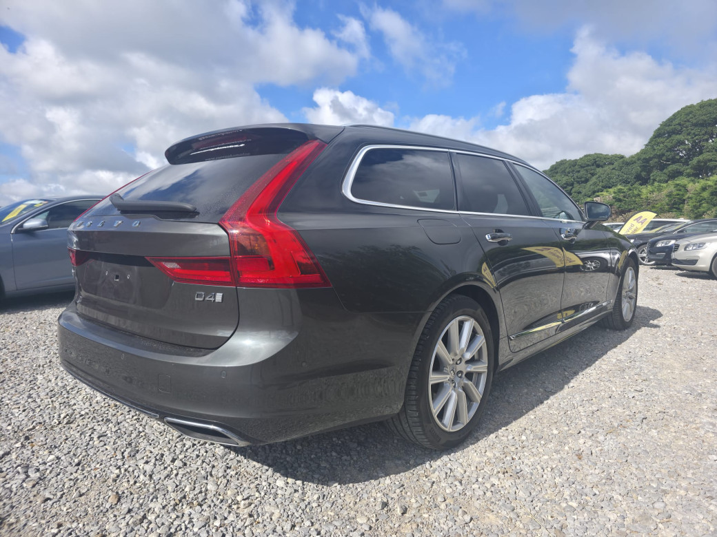 2020 Volvo V90