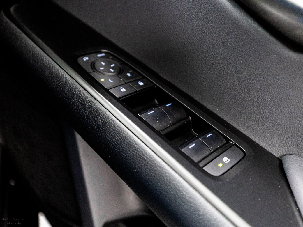 2025 Lexus UX 300e