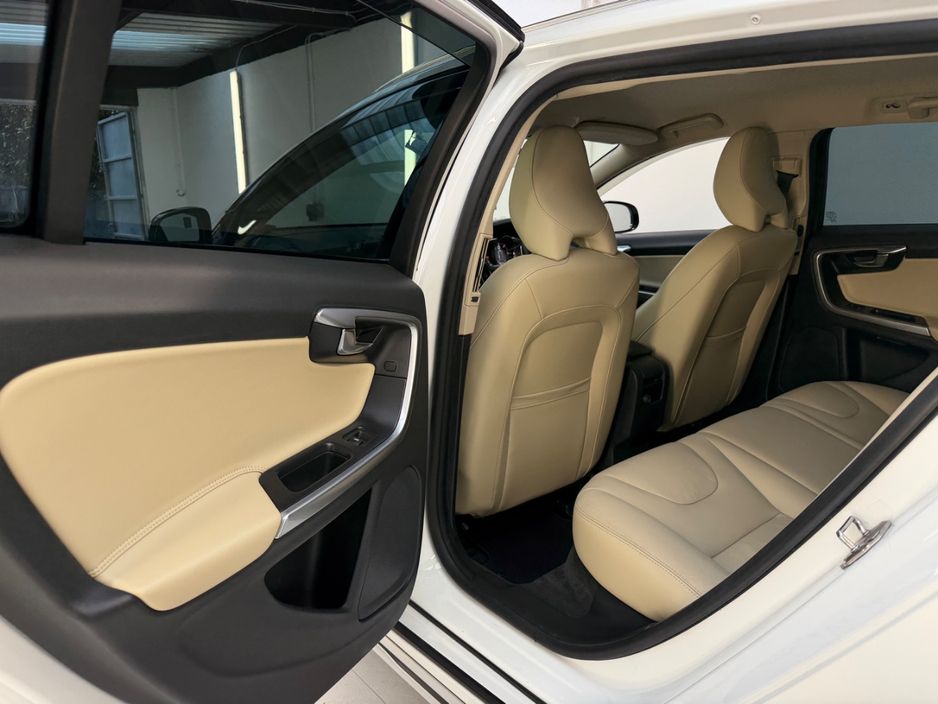 2017 Volvo V60