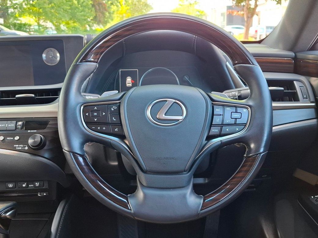 2021 Lexus ES 300h