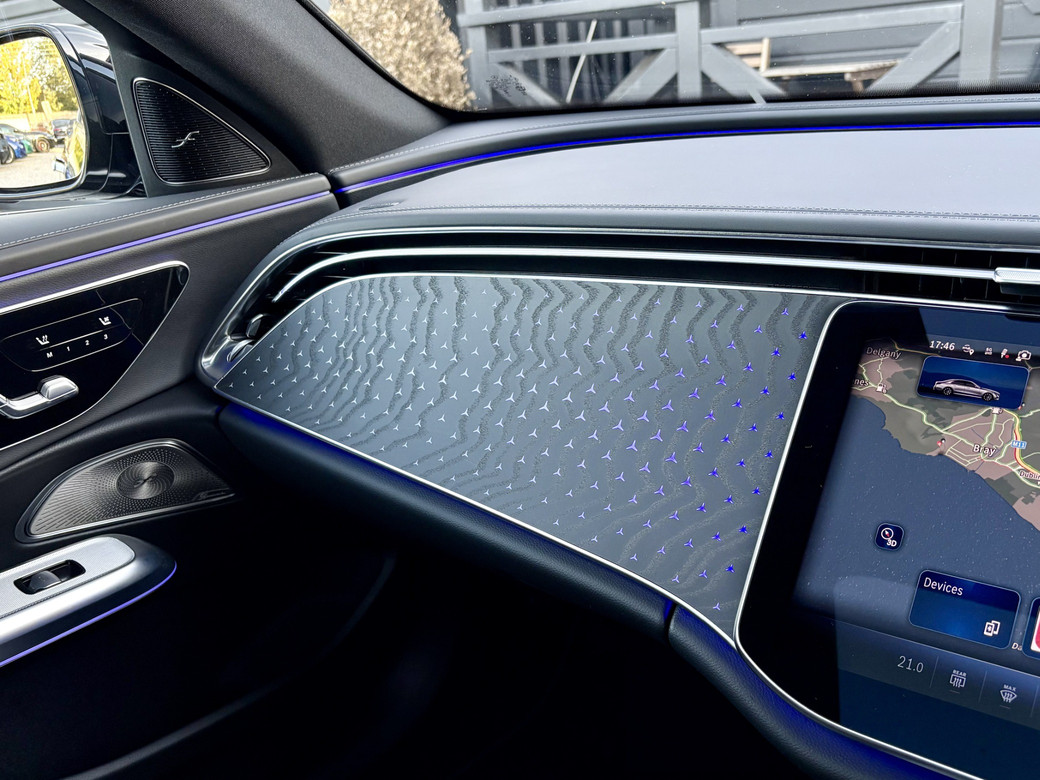 2025 Mercedes-Benz E 300