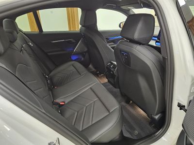 2025 BMW i5