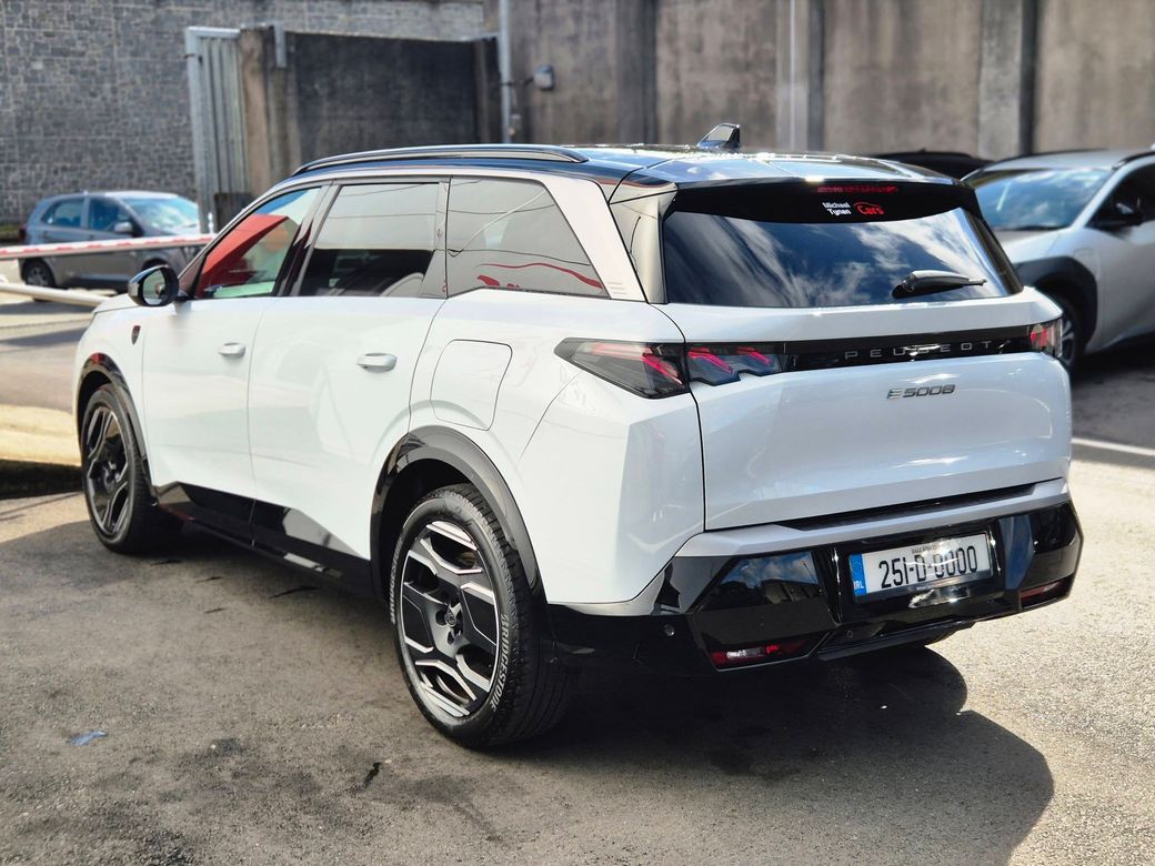 2025 Peugeot 5008