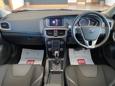 2017 Volvo V40