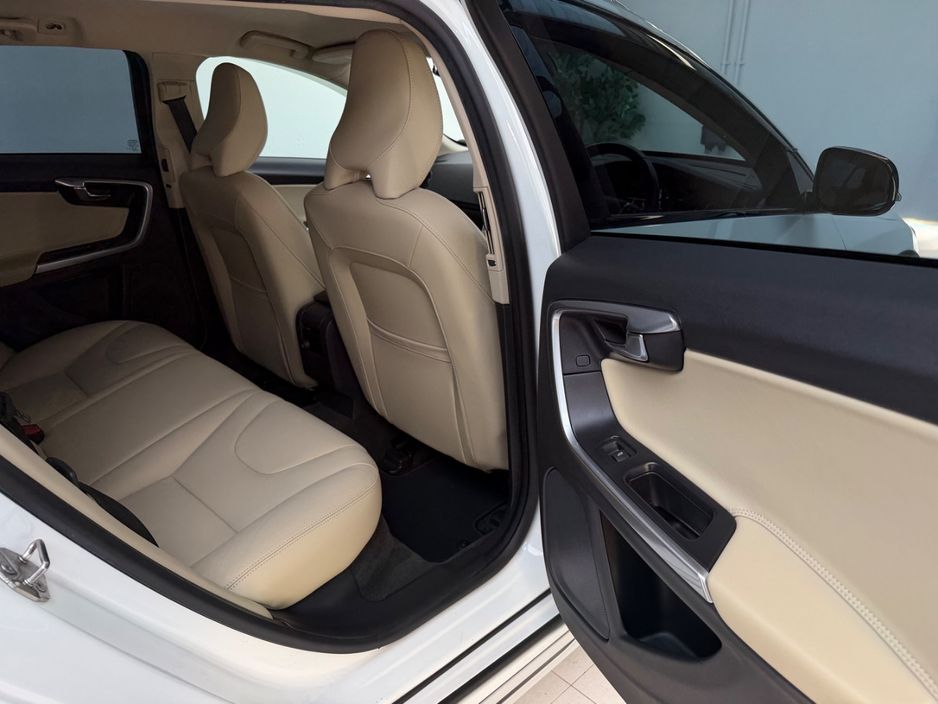 2017 Volvo V60