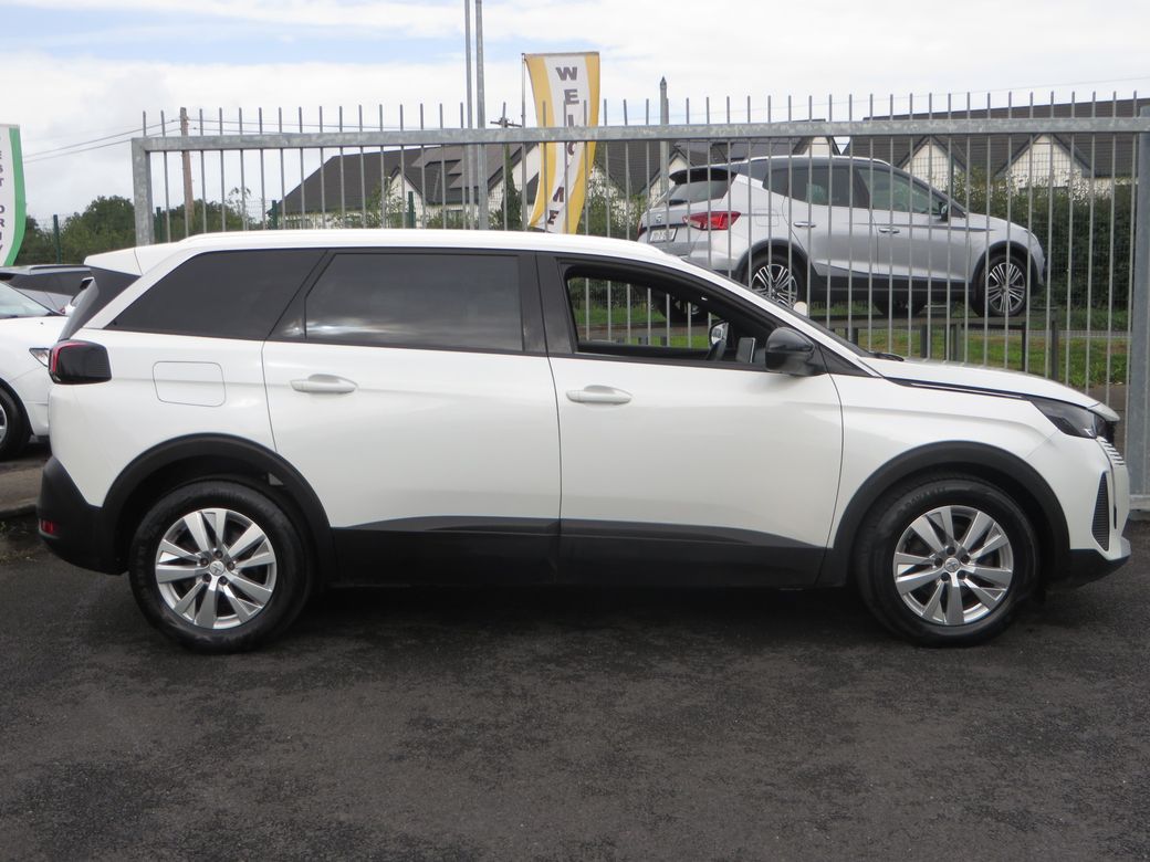 2023 Peugeot 5008