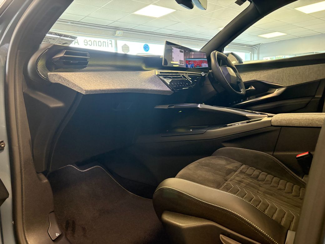 2025 Peugeot 5008