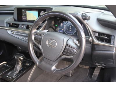 2019 Lexus ES 300h
