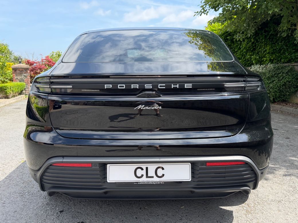 2025 Porsche Macan