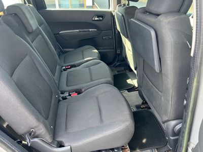2012 Peugeot 5008