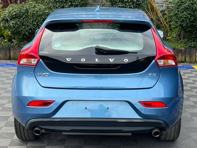 2016 Volvo V40
