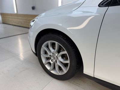 2017 Volvo V40