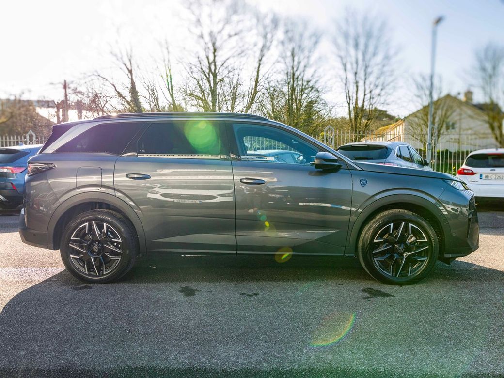 2025 Peugeot 5008