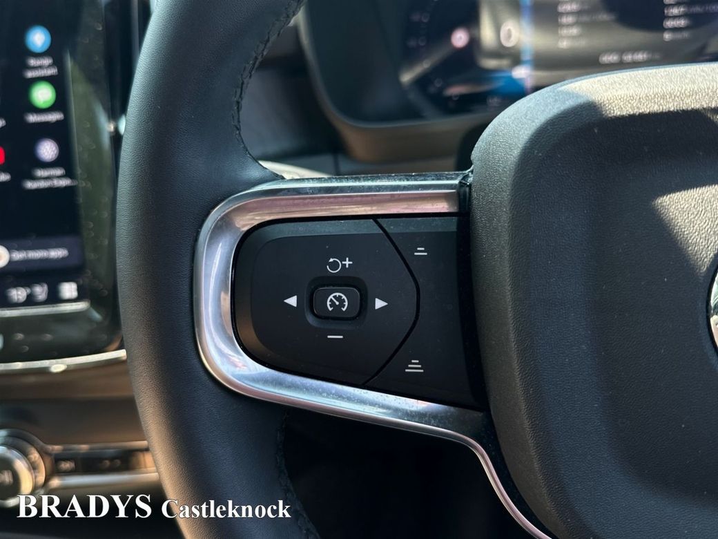 2023 Volvo XC40