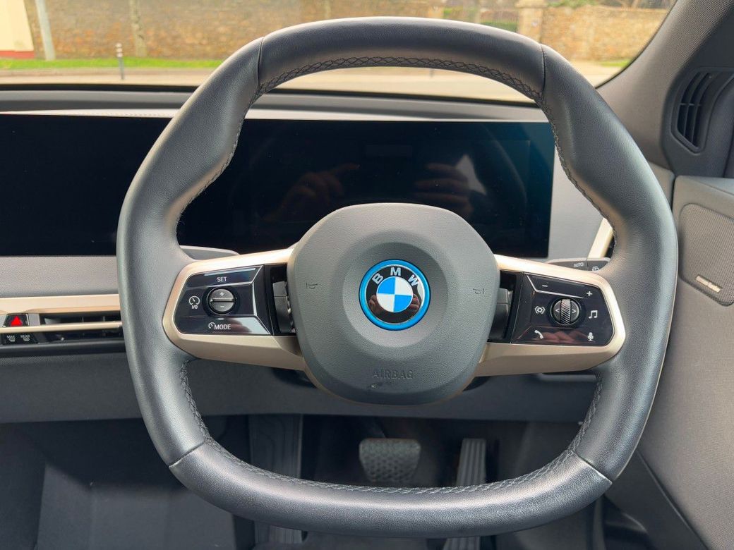 2023 BMW iX