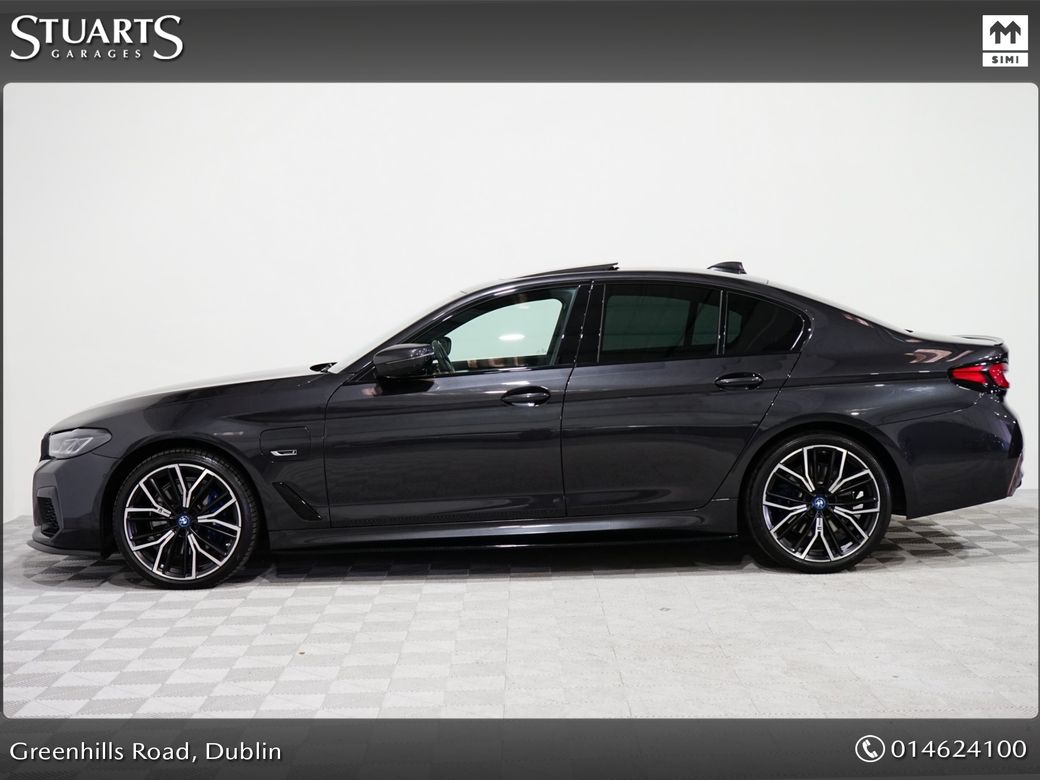 2022 BMW 530
