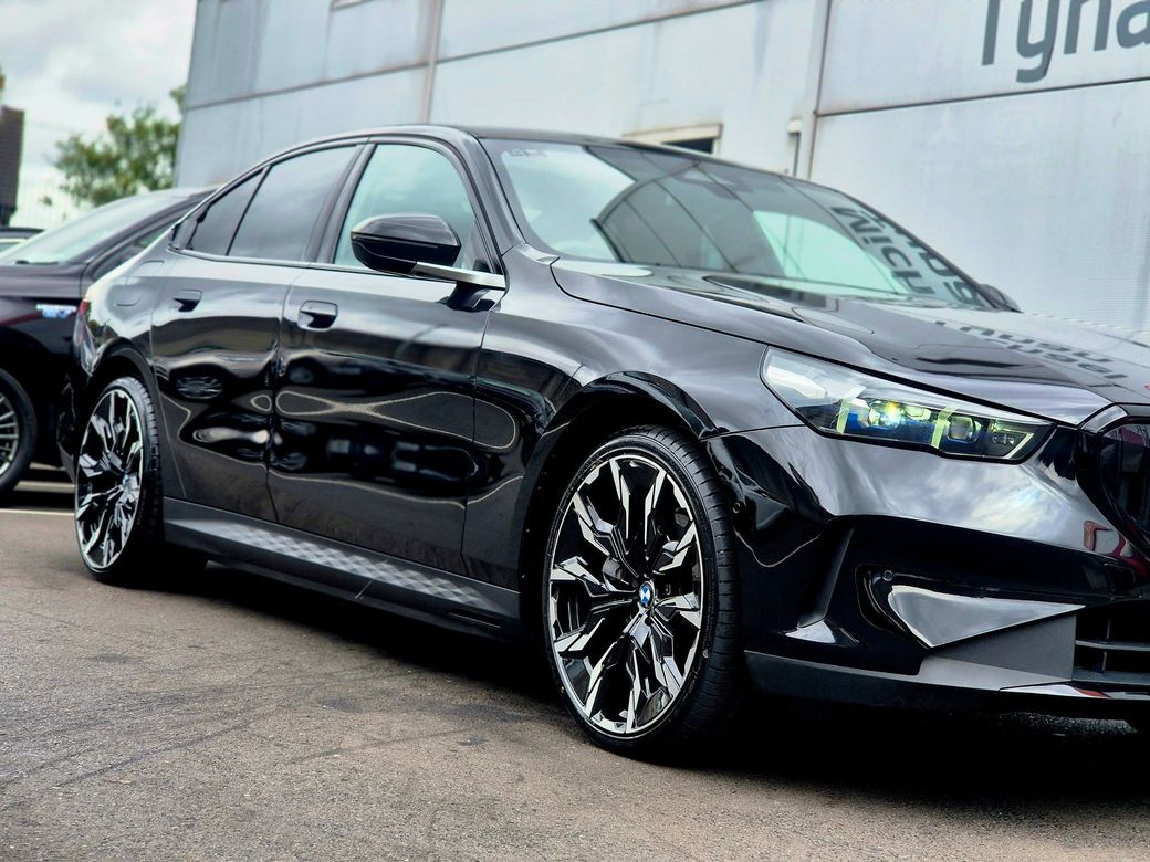 2025 BMW i5