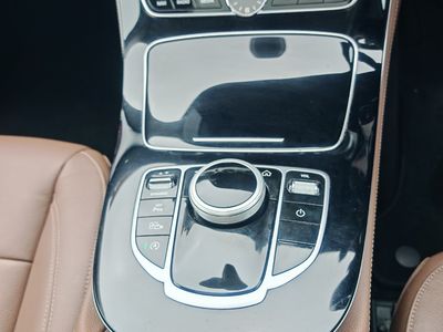 2019 Mercedes-Benz E 220