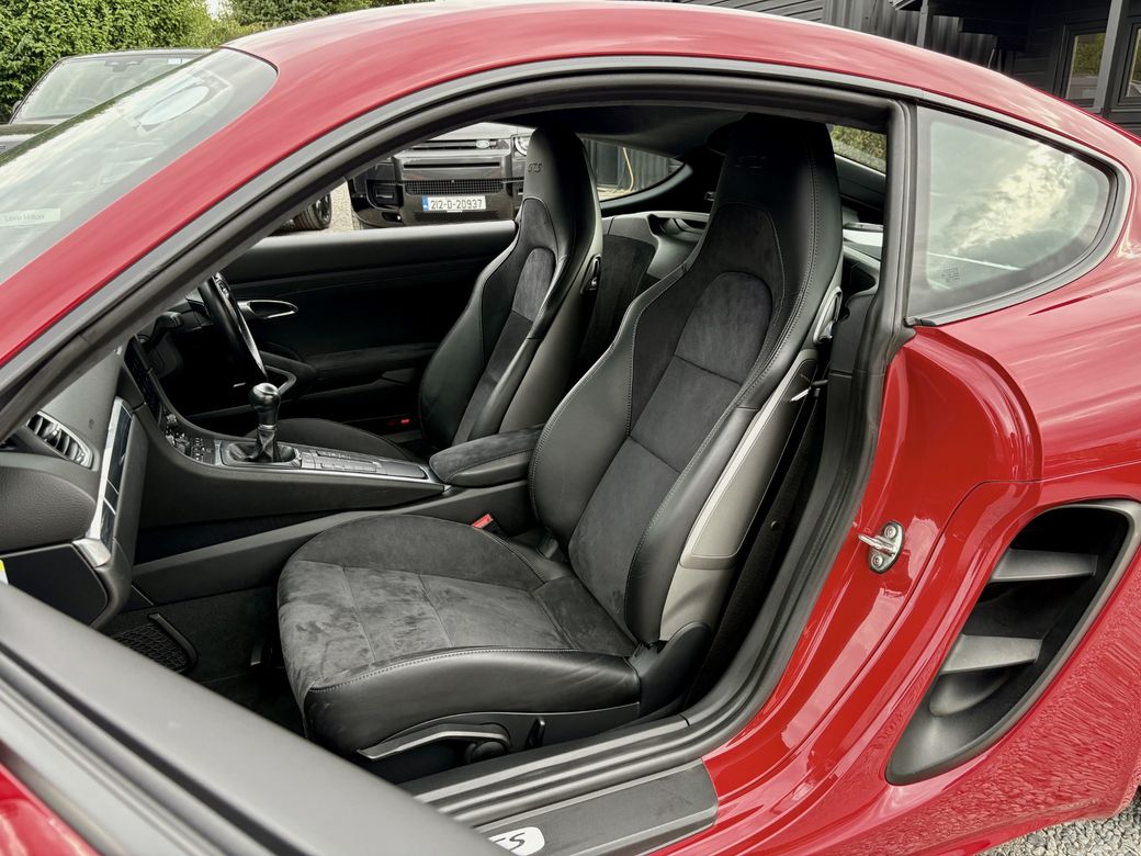 2021 Porsche Cayman