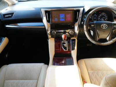 2015 Toyota Alphard