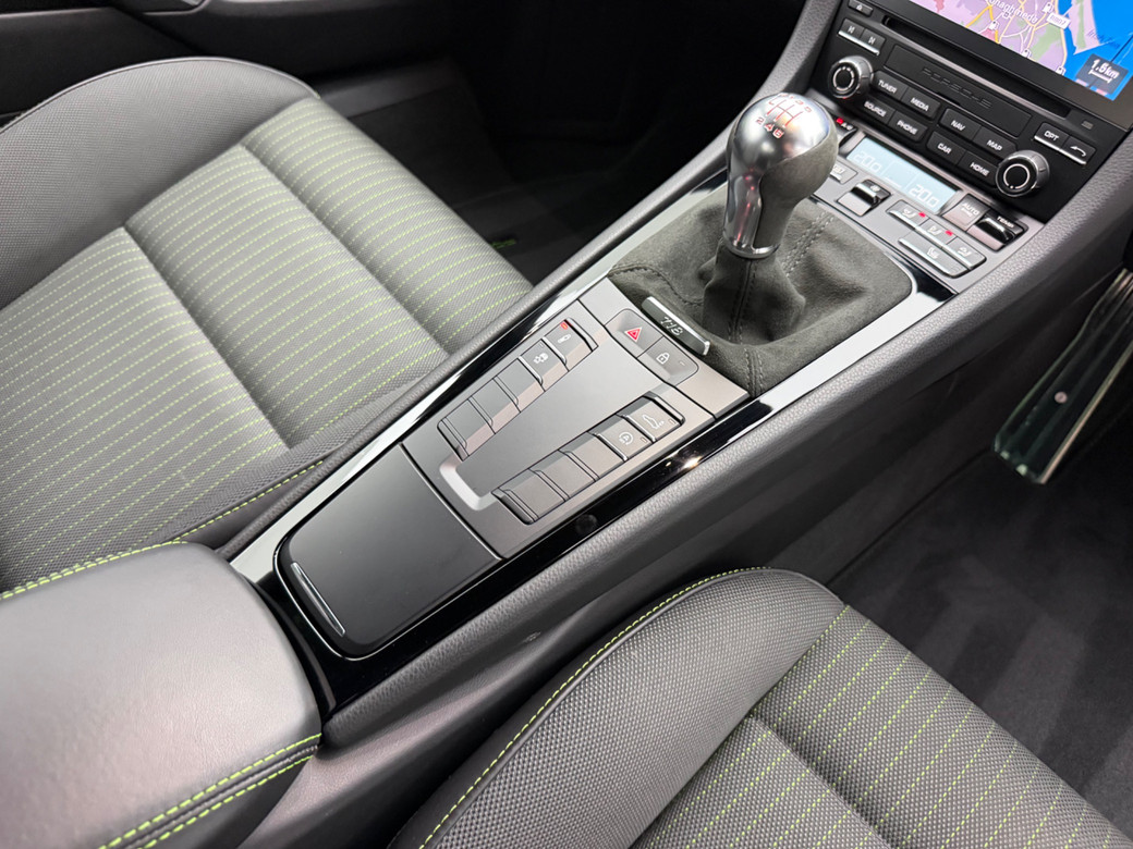 2024 Porsche Cayman