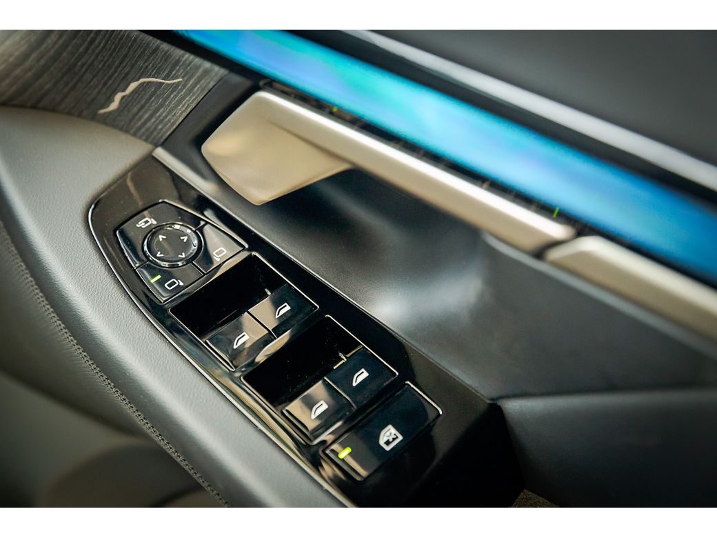 2025 BMW i5