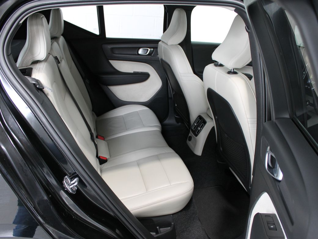 2020 Volvo XC40