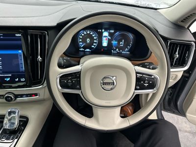 2020 Volvo S90