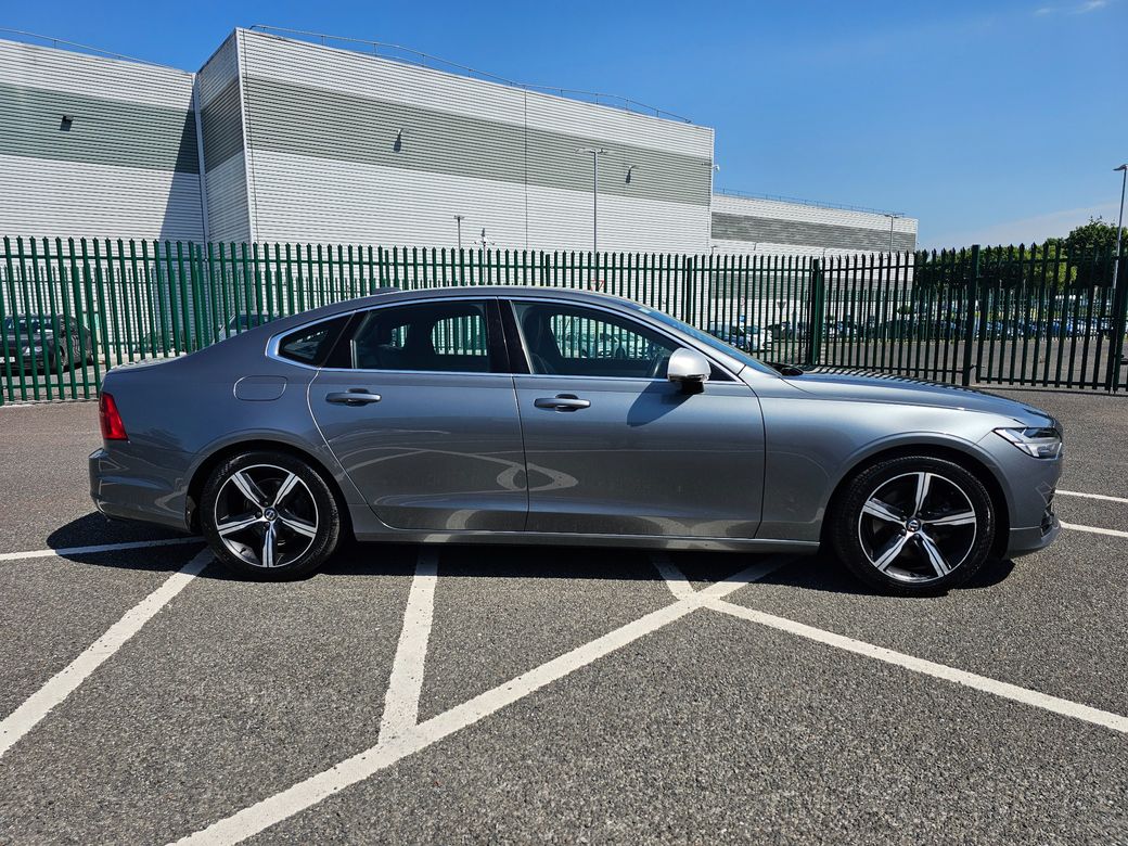2017 Volvo S90
