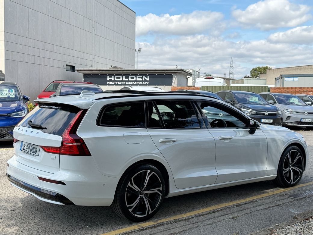 2022 Volvo V60