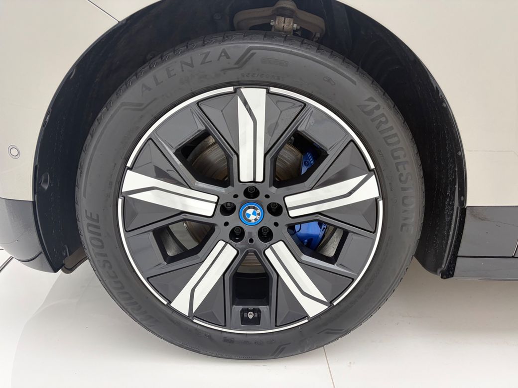 2025 BMW iX