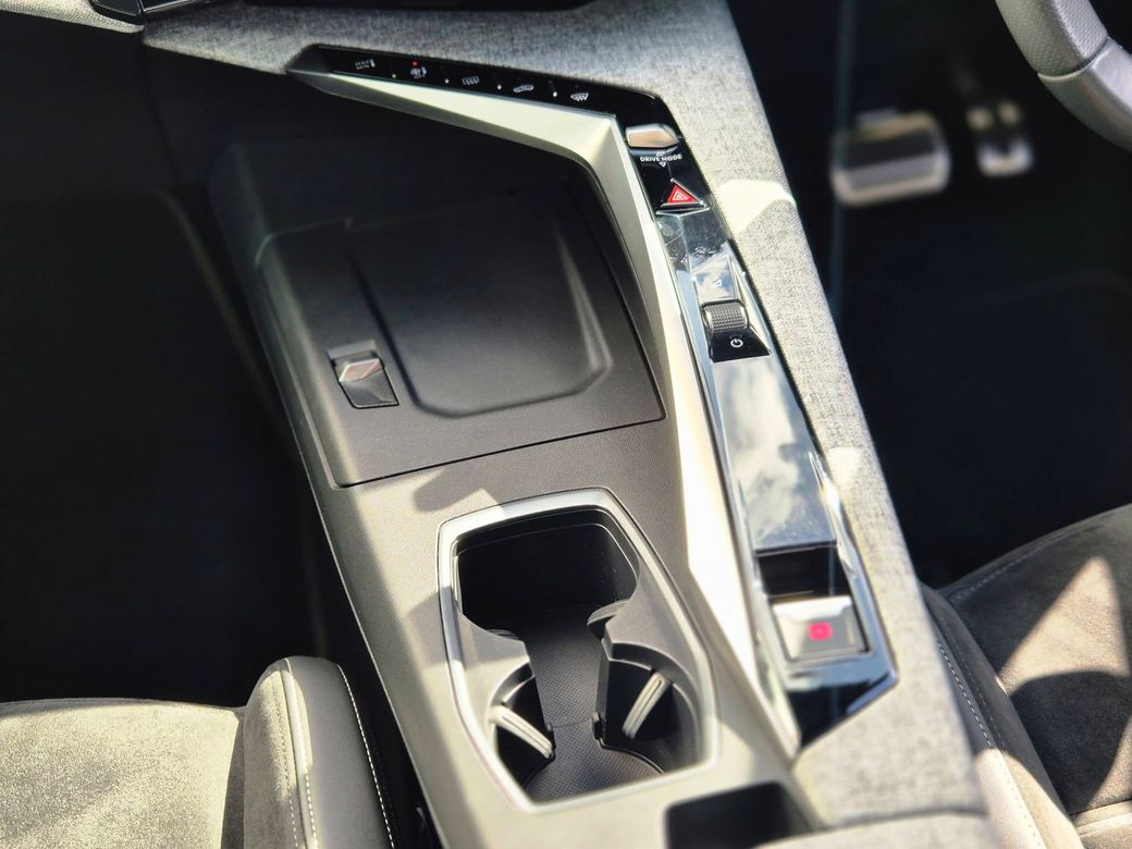 2025 Peugeot 5008