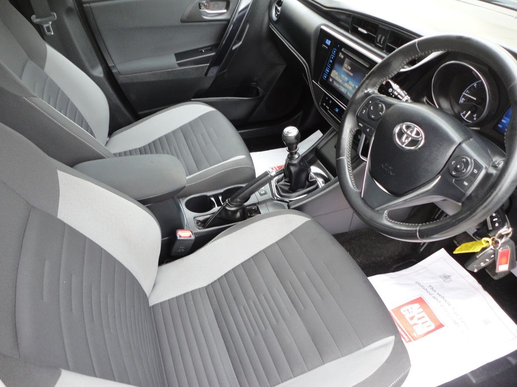 2017 Toyota Auris