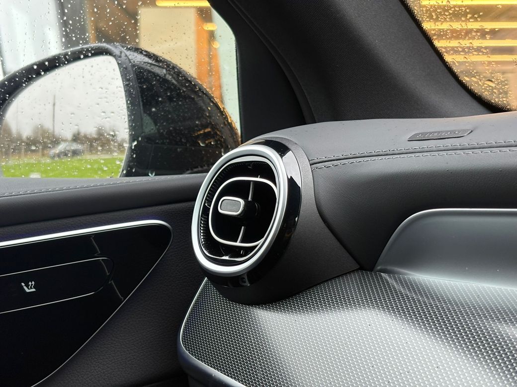 2025 Mercedes-Benz GLC Class